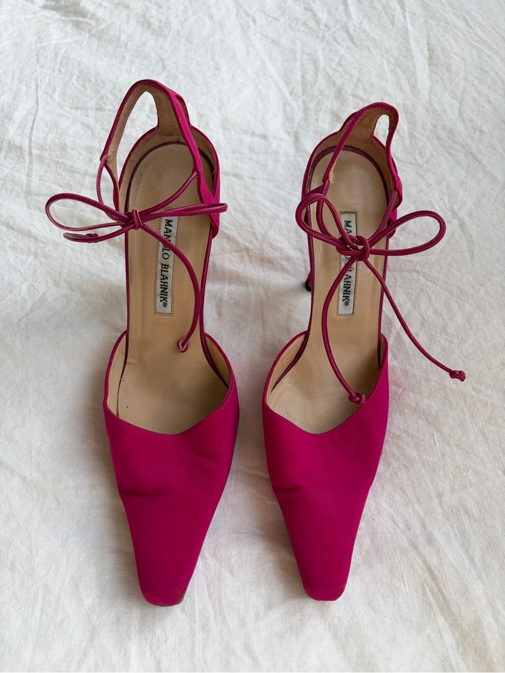 Vintage Manolo Blahnik Satin Ankle Tie Strappy Pointy Toe Heels Hot Pink Fuschia